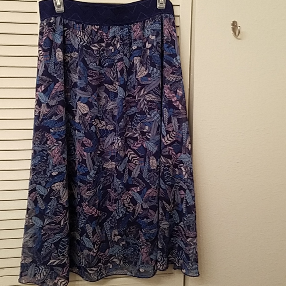 LulaRoe Madison (L)